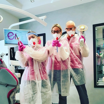 Стоматологічна клініка Ermetov clinic в Києві. Зі знижкою.
