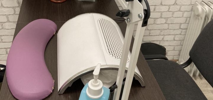 Discount on manicure at silk nails salon