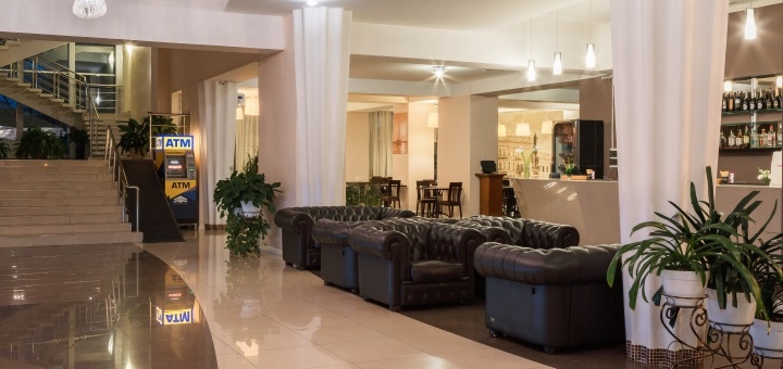 Отель "ОК Одесса", лобби. Забронировать номер по акции.