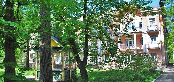 On the territory of the sanatorium "Ukraine" in Vorzel. Book your vacation with a promotion. 2