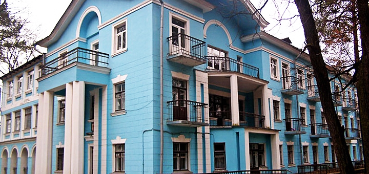 On the territory of the sanatorium "Ukraine" in Vorzel. Book your vacation with a promotion. 3