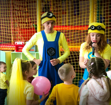 Family cafe Family Palace Kazka milking children