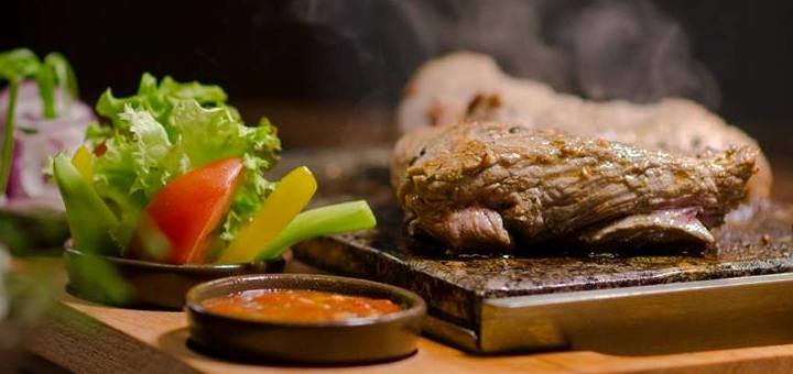 «честное мясо» – это единственное заведение во львовой и львовской области, предлагает уникальные блюда из мяса мангалицы.
