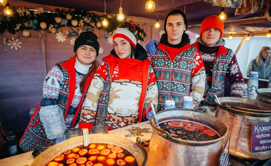 Рождественский фуд-корт на ВДНХ