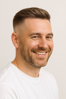 Стрижка чоловіча в барбершопі Біла борода