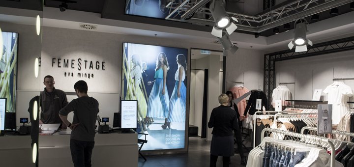 Акція на весь одяг в магазинах «Femestage»