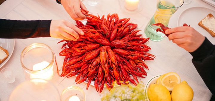 Доставка живых раков «Crayfish» по Киеву и Киевской области. Покупайте раков со скидкой.