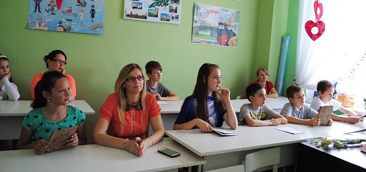 Занятия в школе изучения иностранныз языков «Диалог». Записаться на курсы изучения иностранных изуков со скидкой.
