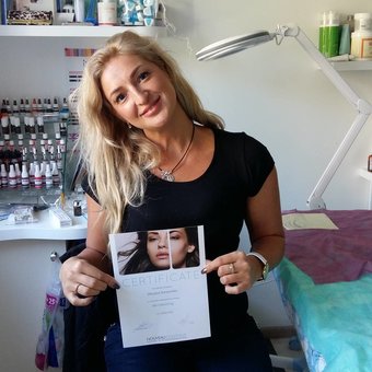 Microblading master Oksana Karpenko in Vyshgorod. Sign up for microblading eyebrows at a discount.