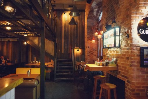 Інтер'єр бару «True Burger Bar». Замовити столик зі знижкою
