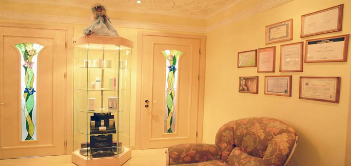 Салон красоты Langueur D'or SPA в Киеве. Записывайтесь к косметологу, мастеру маникюра, парикмахеру по скидке.