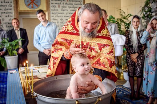 Фотозйомка хрестин Одеса у студії «NinaAlexPhoto». Замовляйте виїзного фотографа на акції.