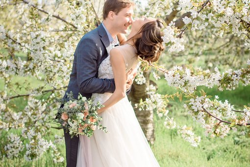 Весільна фотосесія на природі зі студією NinaAlexPhoto в Одесі. Замовляйте по акції.
