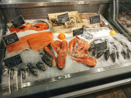 Fish shop-restaurant &quot;flagman&quot; on glybochitskaya. discounts on fish dishes