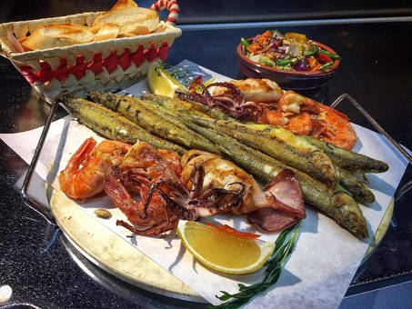 Fish shop-restaurant &quot;flagman&quot; on glybochitskaya. discounts on fish dishes