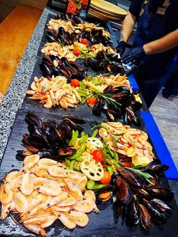 Fish shop-restaurant &quot;flagman&quot;. discounts on dishes