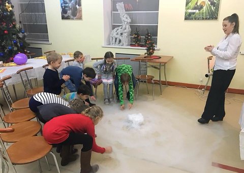 Хімічне шоу для дітей Київ у кафе-кондитерській «Зефір». Оплачуйте за знижкою.
