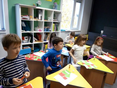 Preparatory classes for school at Kid'Z Studio in Kiev. Book your child at a discount.