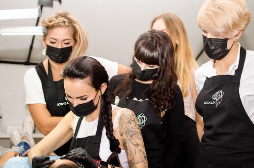 Татуаж ресниц и межресничного пространства у мастера Анны Олефир в студии «Beauty Center» в Киеве. Записывайтесь по скидке.