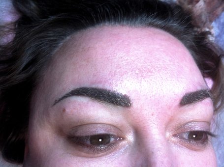 Татуаж брів у студії краси «Labbeauty» у Києві. Замовляйте по акції