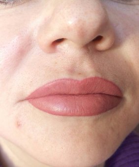Татуаж губ у студії краси «Labbeauty» у Києві. Замовляйте зі знижкою