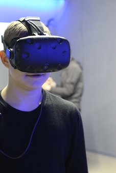 VR helmet rental at the MirVR club in Odessa. Order at a discount.