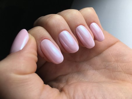 Нарощування нігтів гелем у салоні «Beauty Pro» у Харкові. Замовляйте по акції