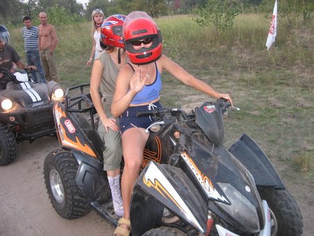 Прокат гоночных мотоциклов в драйв клубе «Мечта напрокат» в Киеве. Пользуйтесь по акции.