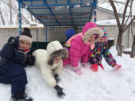 Developing classes in the microschool "Montessori" in the Dnieper. Sign up inexpensively