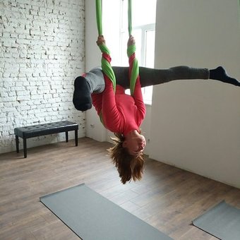 Yoga in hammocks at the Ukrainian Federation of Air Yoga and Yoga in Kramatorsk. Pay for the lesson according to the promotion.