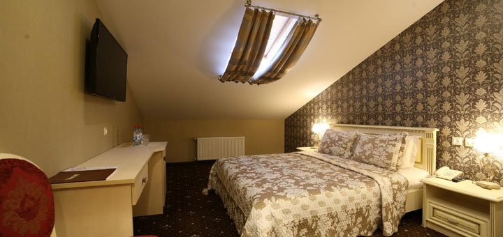 Discounts for holidays at vintage hotel12