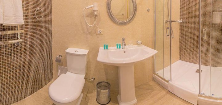 Discounts for holidays at vintage hotel11