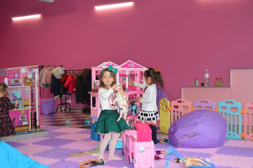 Безліміт у дитячій кімнаті «Lady Land» у Києві. Завітайте недорого