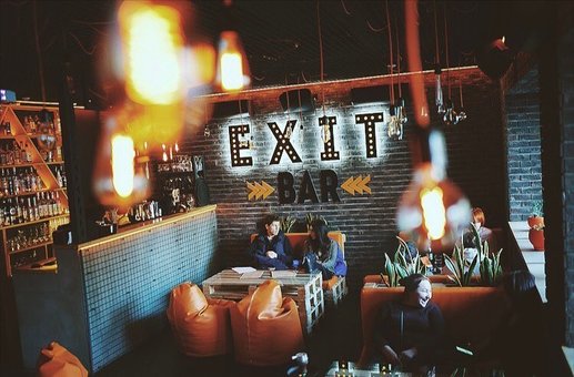 Интерьер в кальянной «Exit Bar» в Днепре. Заказать со скидкой