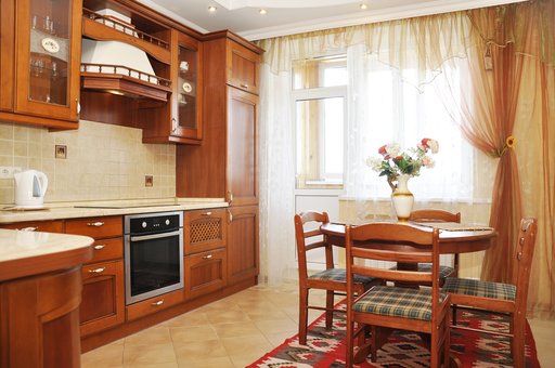 Кухня ВИП апартаментов «Wellcom24» в Киеве. Арендуйте по скидке.