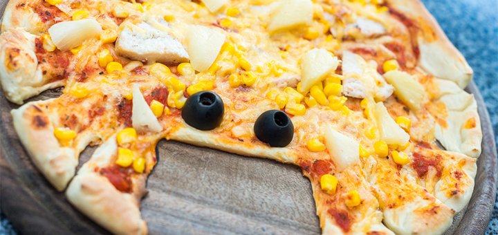 The atmosphere in the pizzeria "Celentano" in the Dnieper. Order cheap