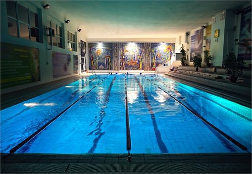 Pool at the Eurosport Sports Club in Lviv. Sign up for a discount