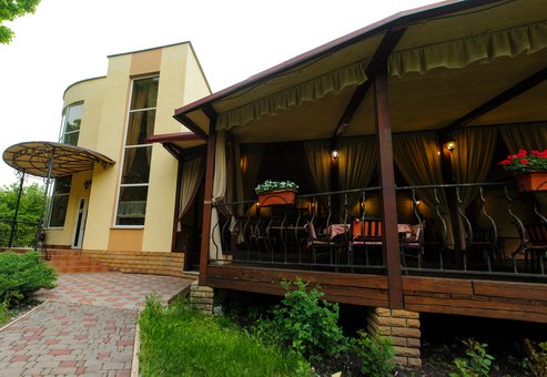 Ресторанний комплекс «Царське Село» у Кривому Розі. Замовляйте меню з акції